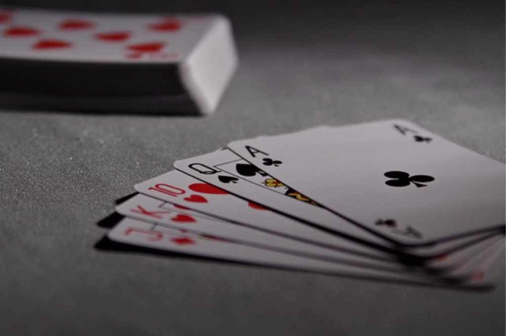 sort hvid billede af poker kort